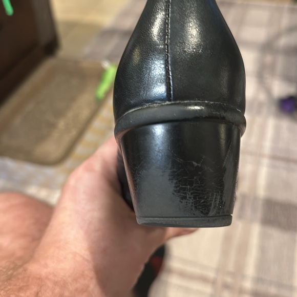 CLARKS Leather ankle boot , size 7W - Picture 14 of 14